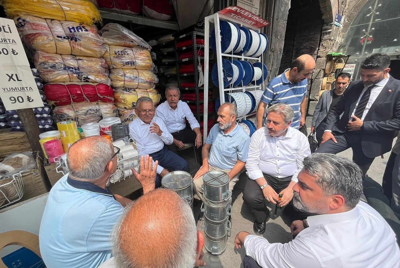 Akar ve Büyükkılıç’tan çarşı gezisi ve vatandaş ziyareti
