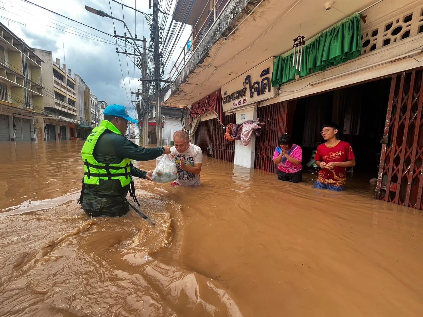 Phuket Adası’ndaki toprak kaymasında can kaybı 13’e yükseldi
