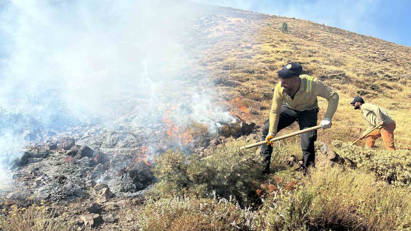 Bingöl’de 6 bölgede çıkan yangınlar söndürüldü
