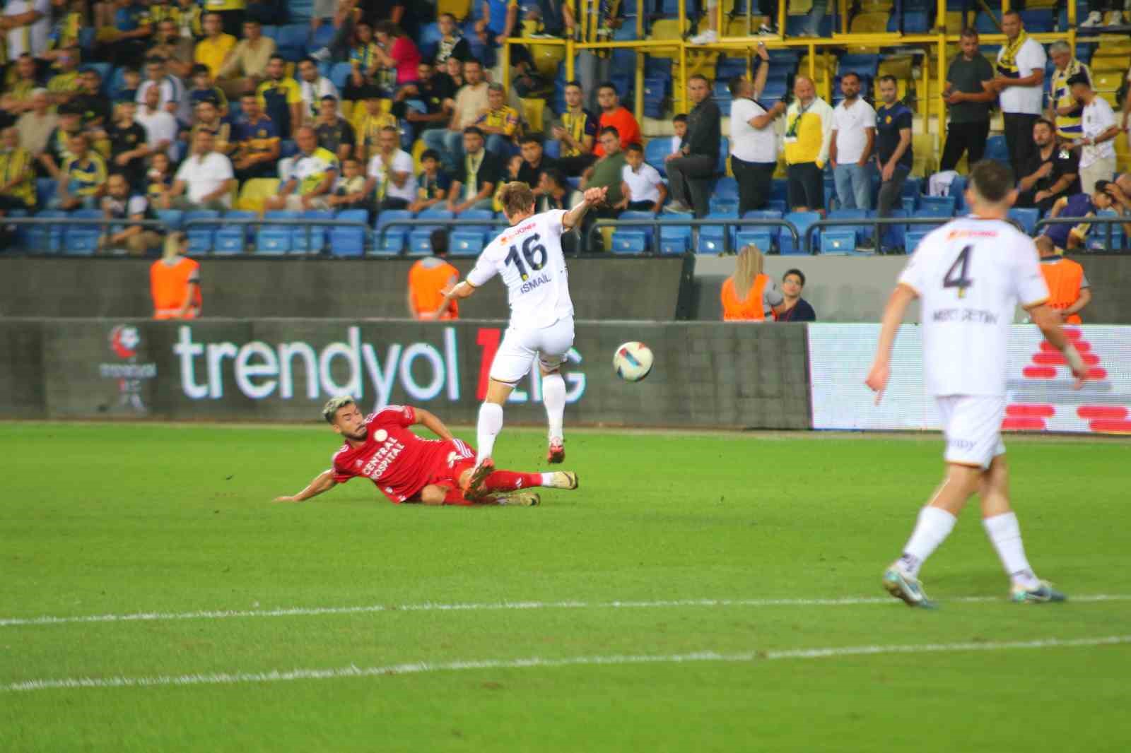 Trendyol 1. Lig: MKE Ankaragücü: 0 - Ümraniyespor: 1
