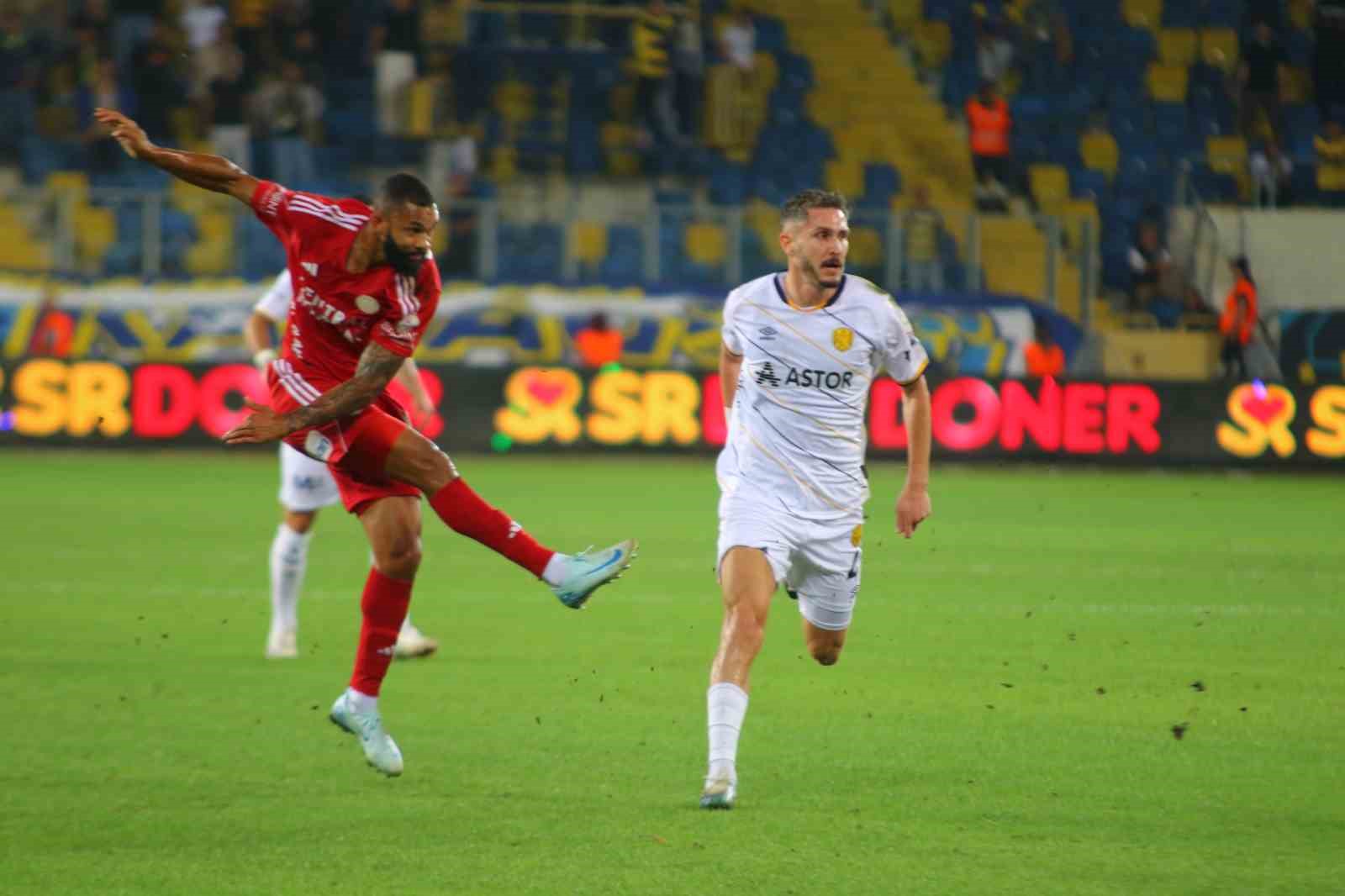 Trendyol 1. Lig: MKE Ankaragücü: 0 - Ümraniyespor: 1
