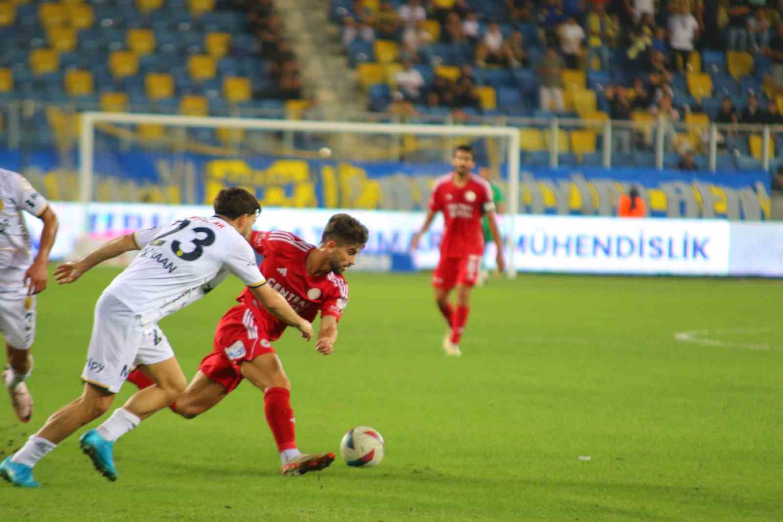 Trendyol 1. Lig: MKE Ankaragücü: 0 - Ümraniyespor: 1
