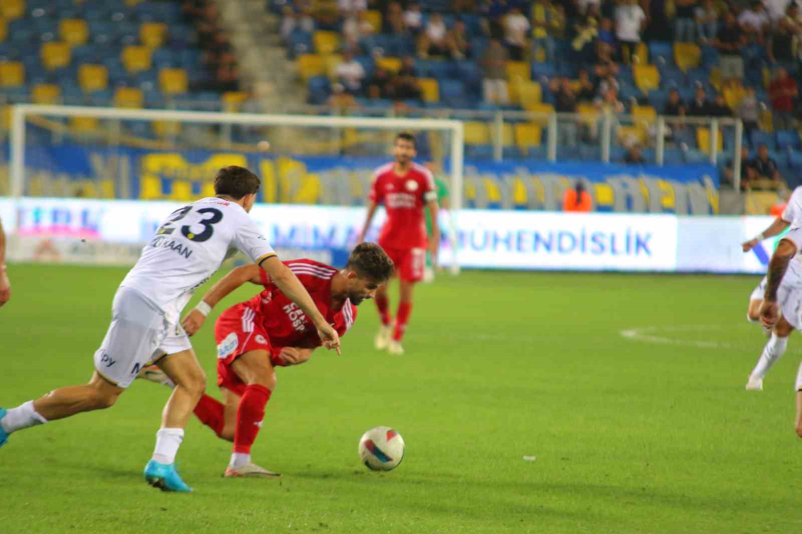 Trendyol 1. Lig: MKE Ankaragücü: 0 - Ümraniyespor: 1
