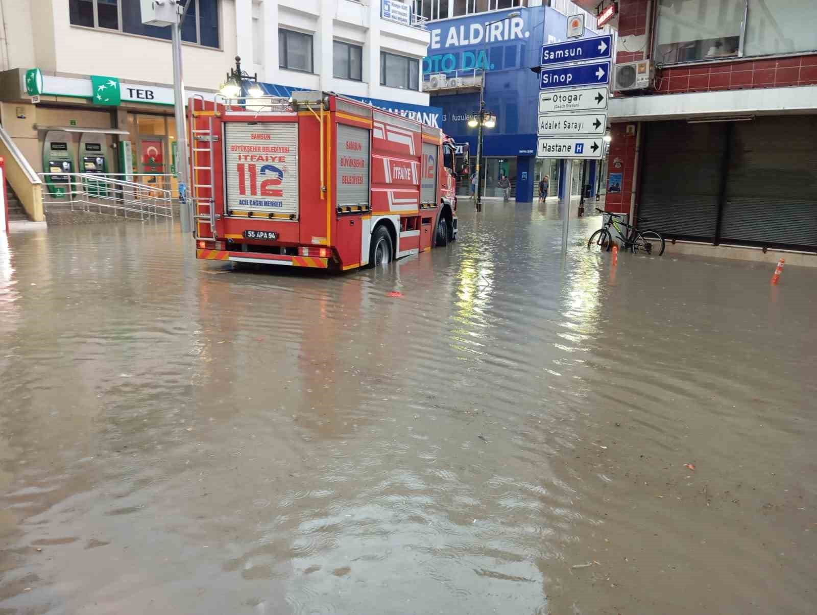 Samsun’da sağanak: Bafra sular altında
