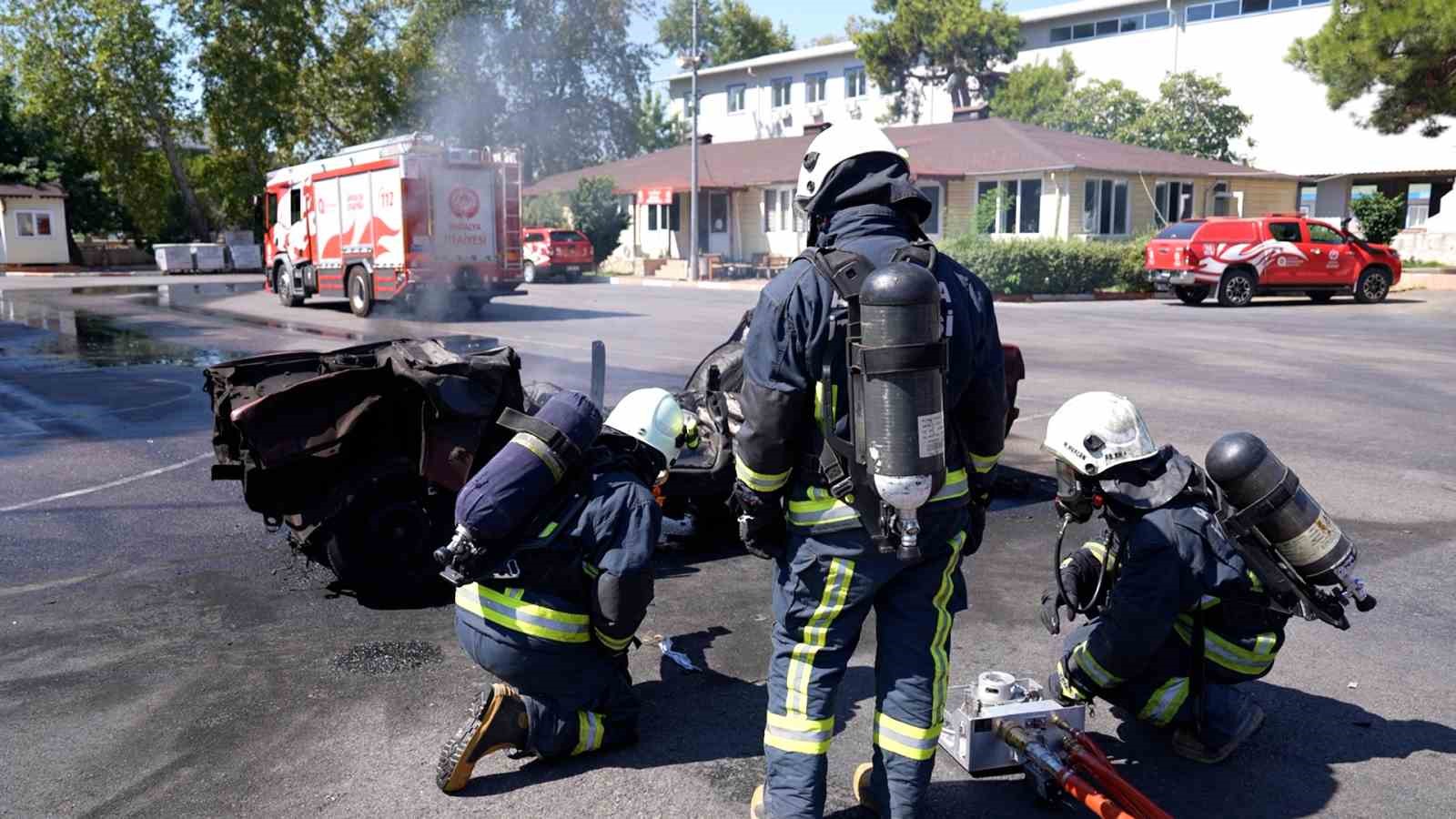 Antalya itfaiyesinden elektrikli araç söndürme kiti
