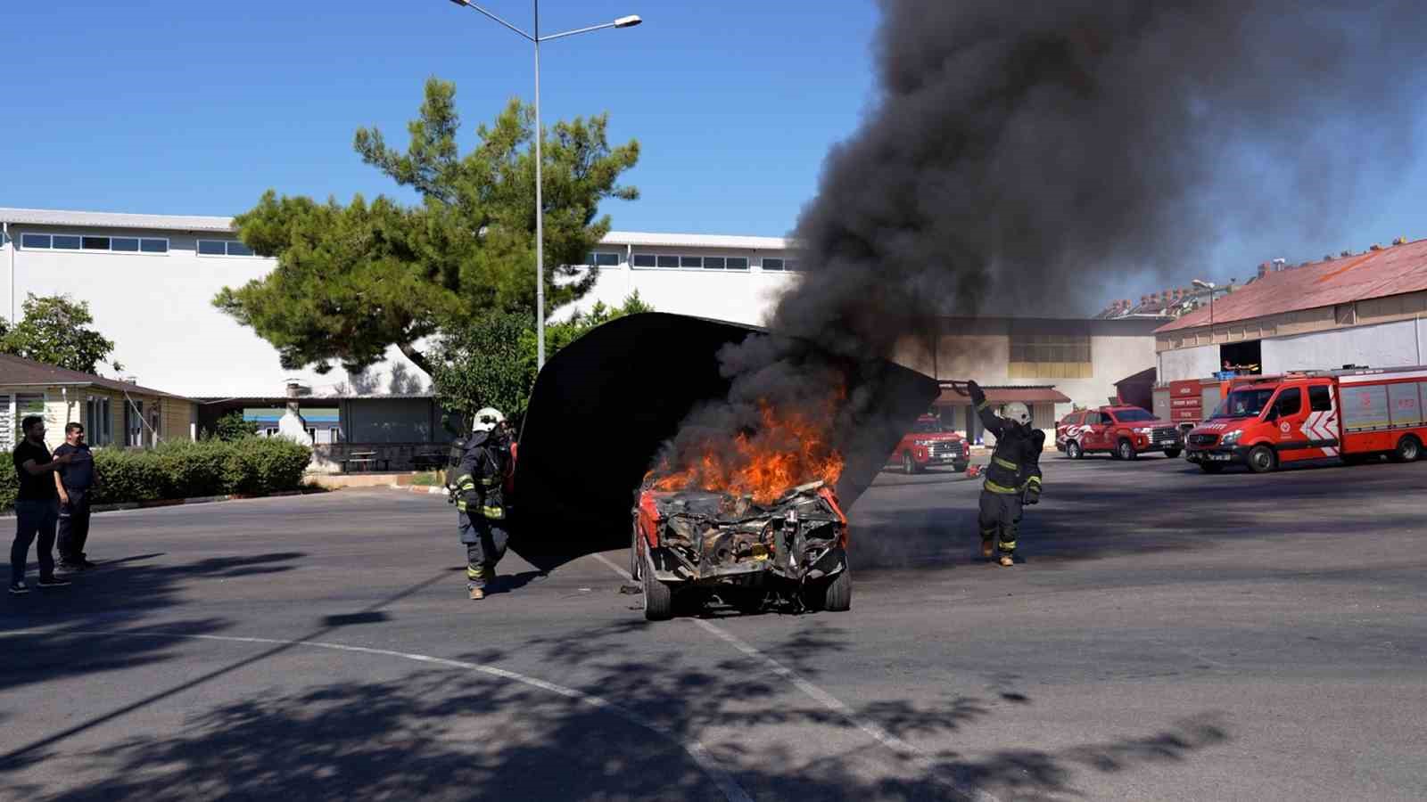 Antalya itfaiyesinden elektrikli araç söndürme kiti
