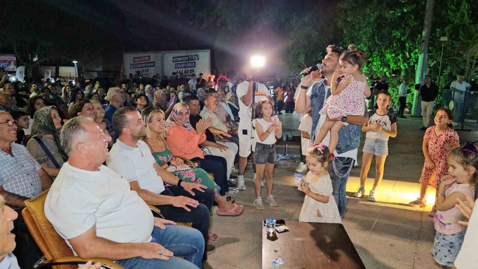 Karacasu festivalinde halk konserleri büyük ilgi gördü
