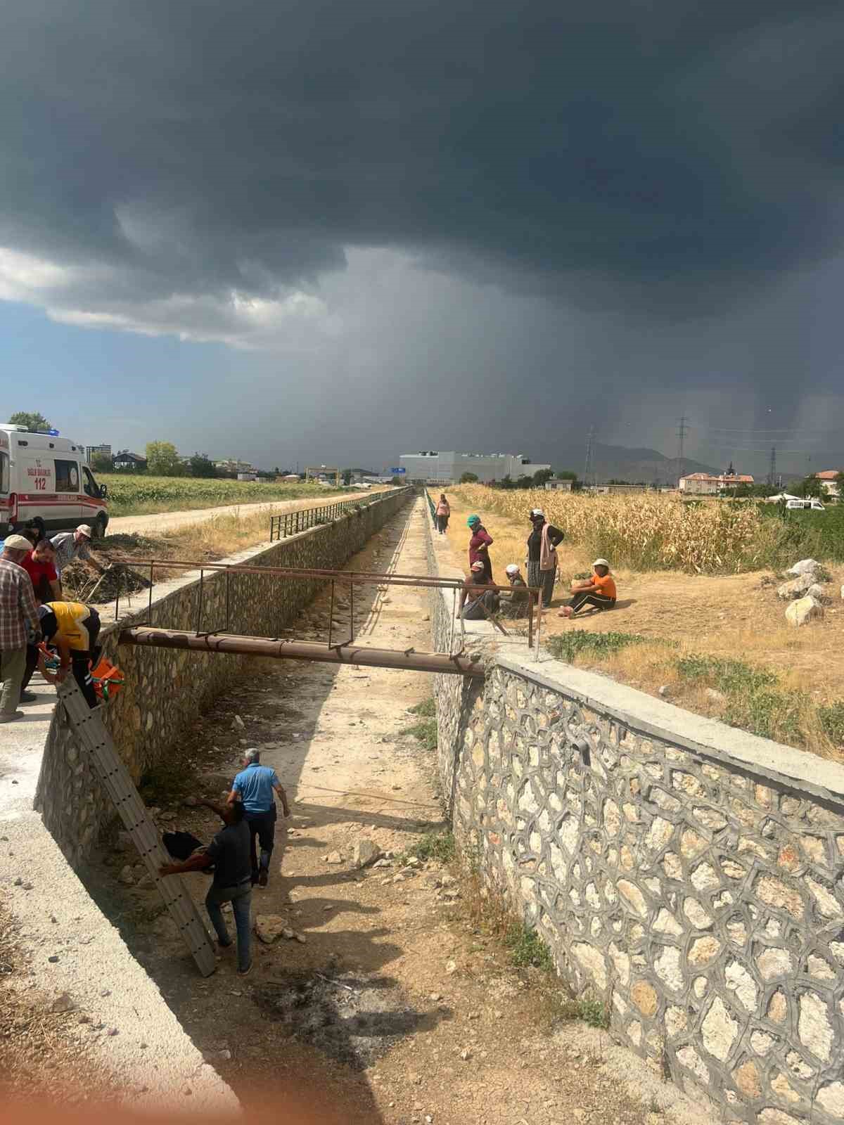 Sulama kanalına düşen 6 yaşındaki çocuk yaralandı
