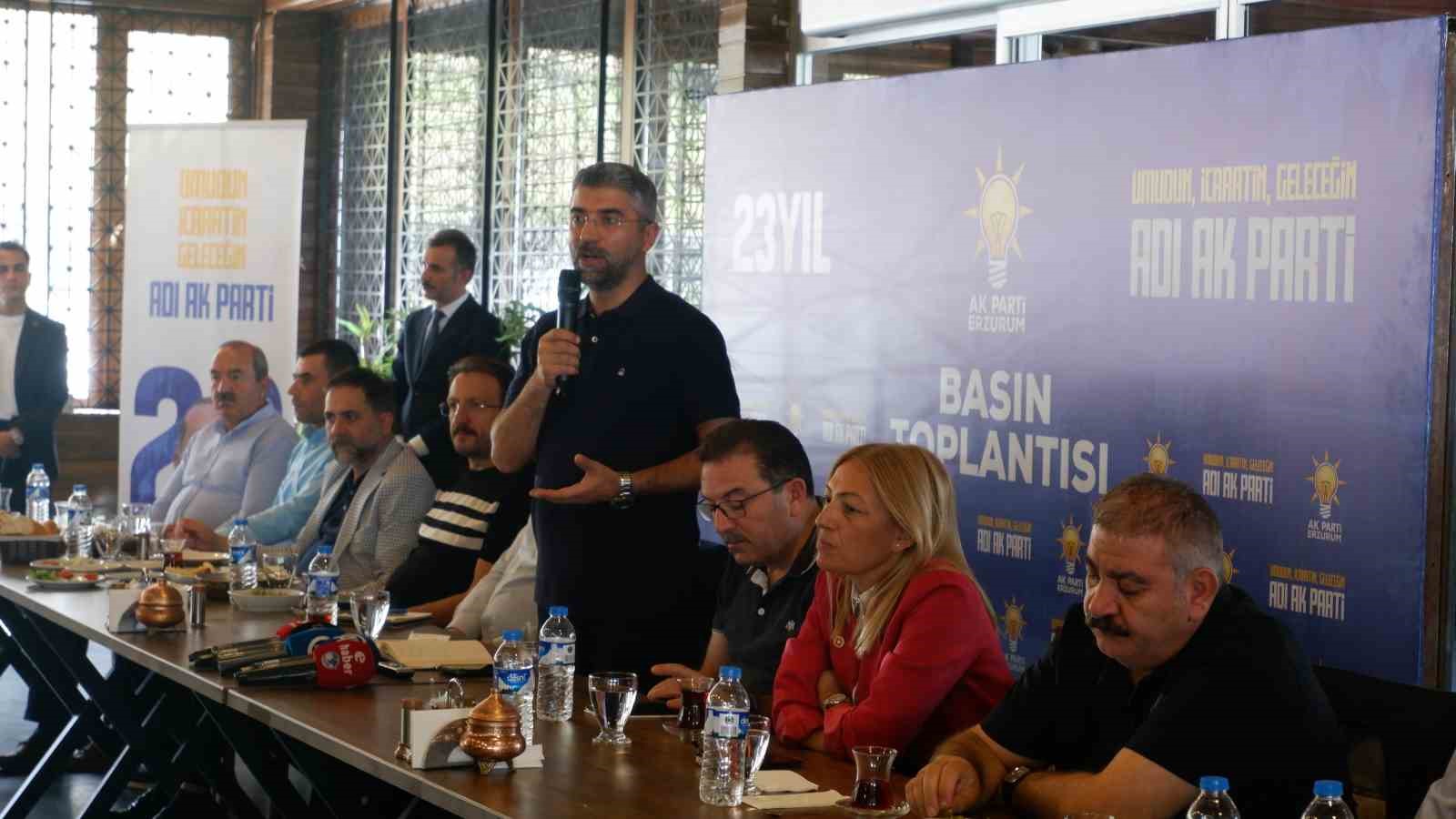 AK Parti Erzurum teşkilatı basınla buluştu
