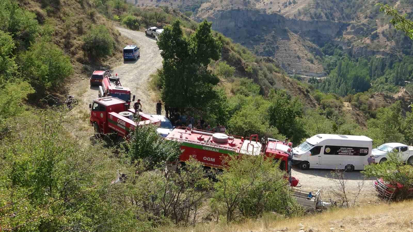 Isparta’daki orman yangını havadan ve karadan müdahaleyle söndürüldü
