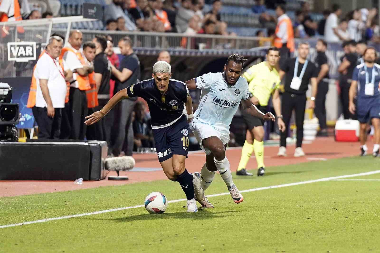 Trendyol Süper Lig: Kasımpaşa: 2 - Adana Demirspor: 2 (Maç sonucu)
