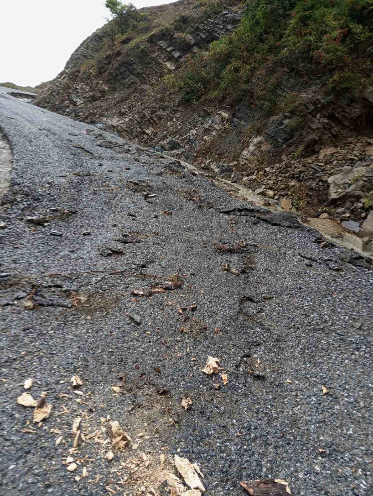 Alaçam’da sağanak 10 mahallede zarara yol açtı
