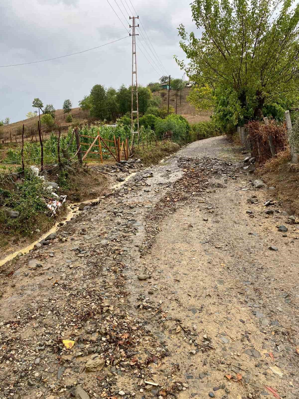 Alaçam’da sağanak 10 mahallede zarara yol açtı
