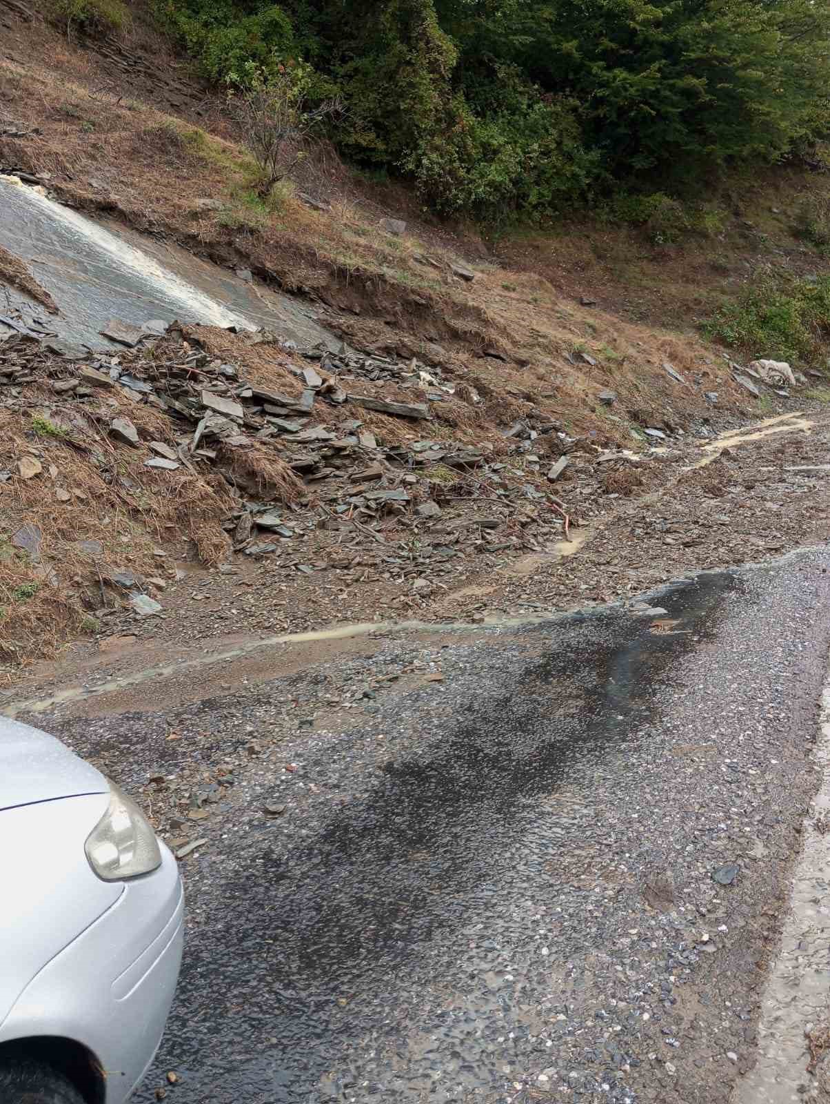 Alaçam’da sağanak 10 mahallede zarara yol açtı
