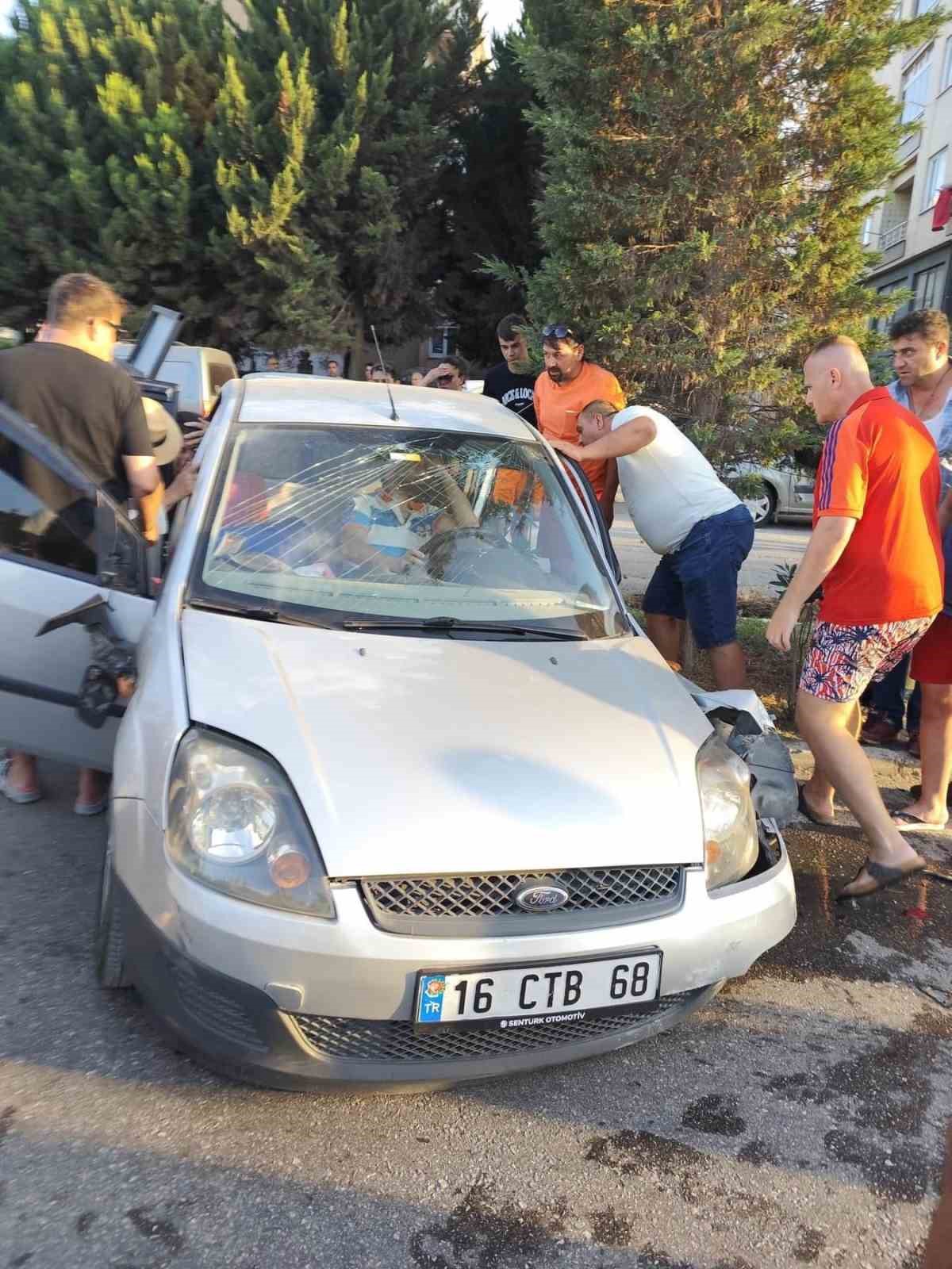 Erdek’te yaralamalı trafik kazası
