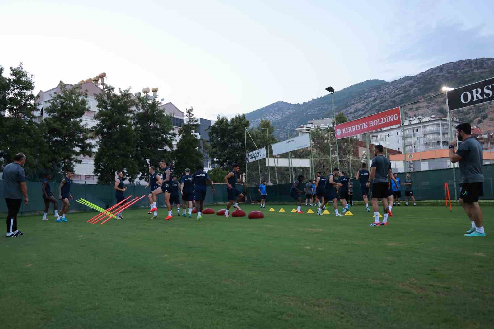 Alanyaspor’da Fenerbahçe mesaisi başladı
