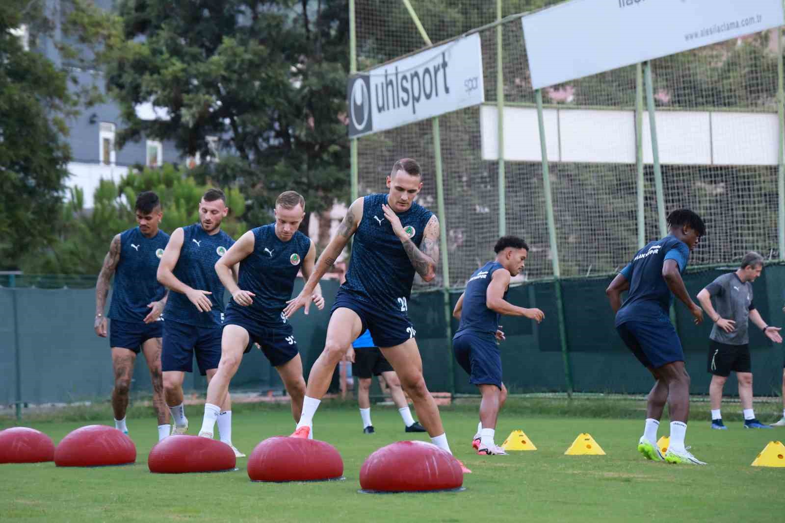 Alanyaspor’da Fenerbahçe mesaisi başladı
