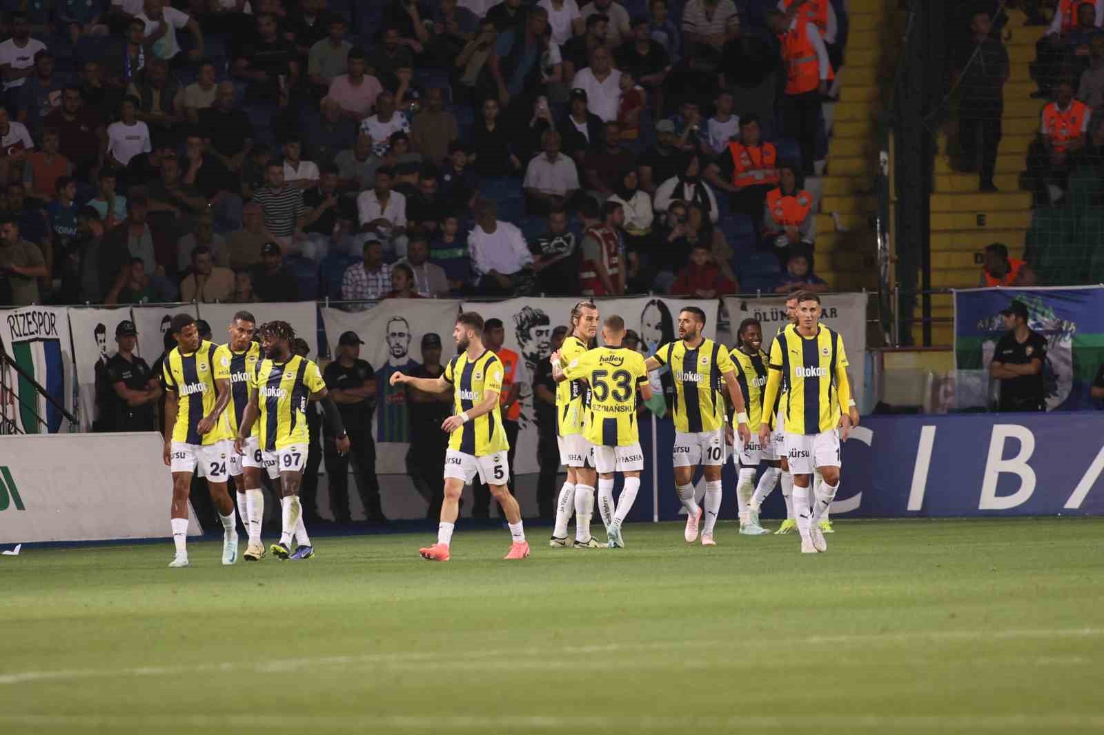 Fenerbahçe, Rizespor’a karşı galibiyet serisini 11 maça çıkardı
