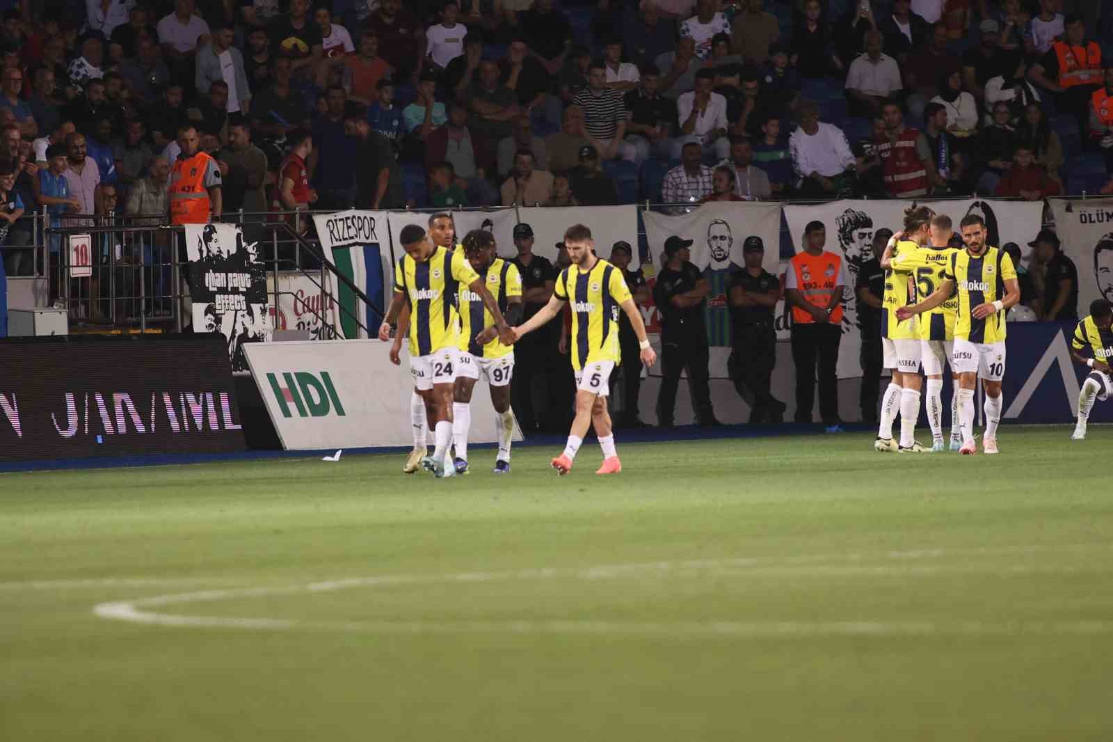 Trendyol Süper Lig: Çaykur Rizespor: 0- Fenerbahçe: 5 (Maç sonucu)
