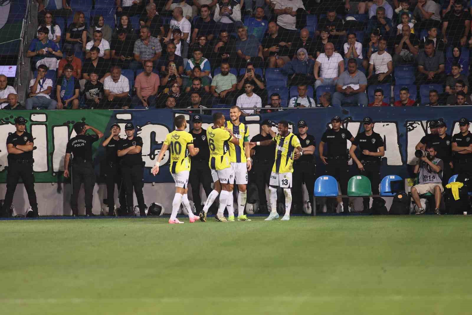 Trendyol Süper Lig: Çaykur Rizespor: 0- Fenerbahçe: 5 (Maç sonucu)
