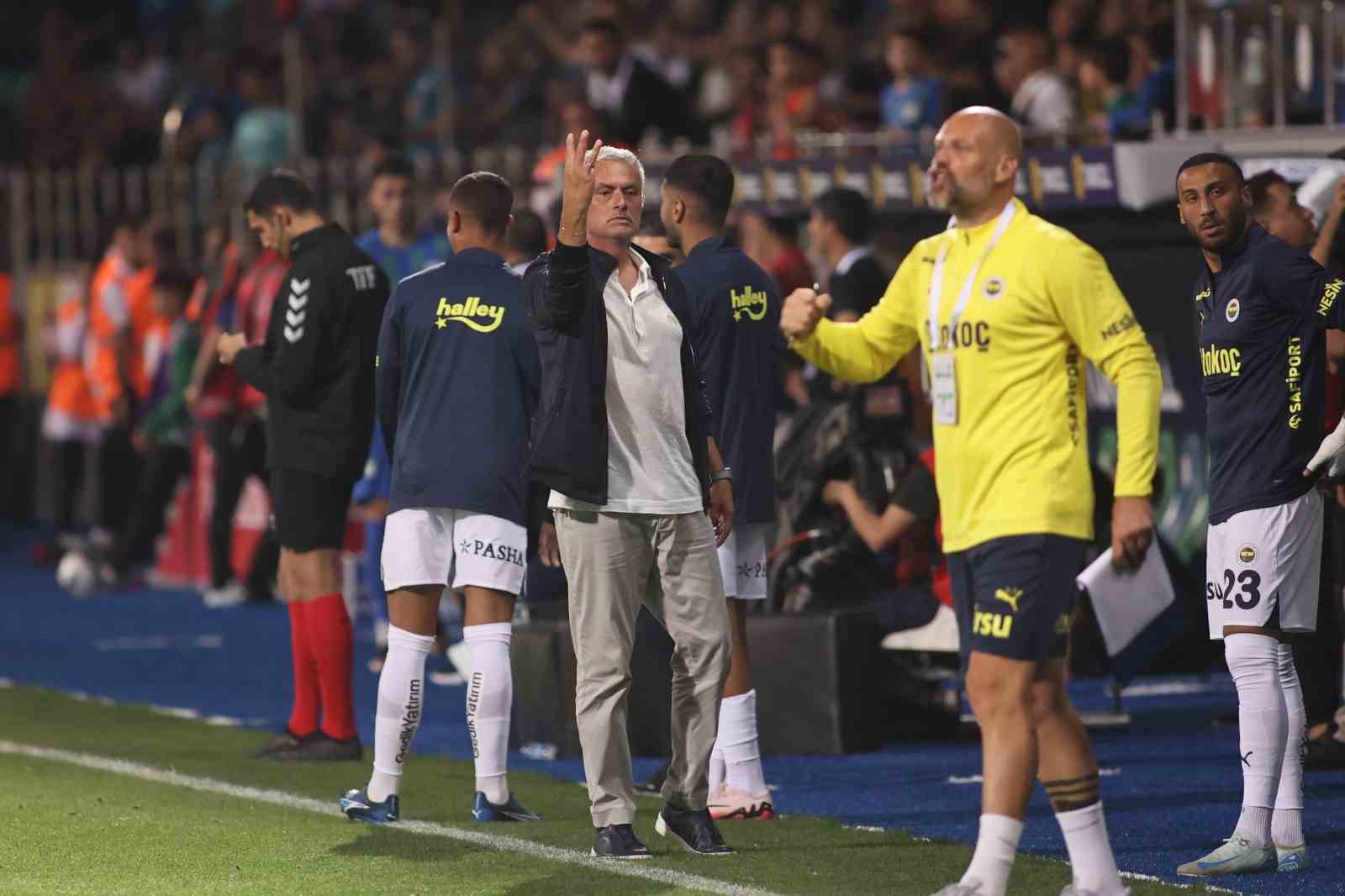 Trendyol Süper Lig: Çaykur Rizespor: 0- Fenerbahçe: 5 (Maç sonucu)
