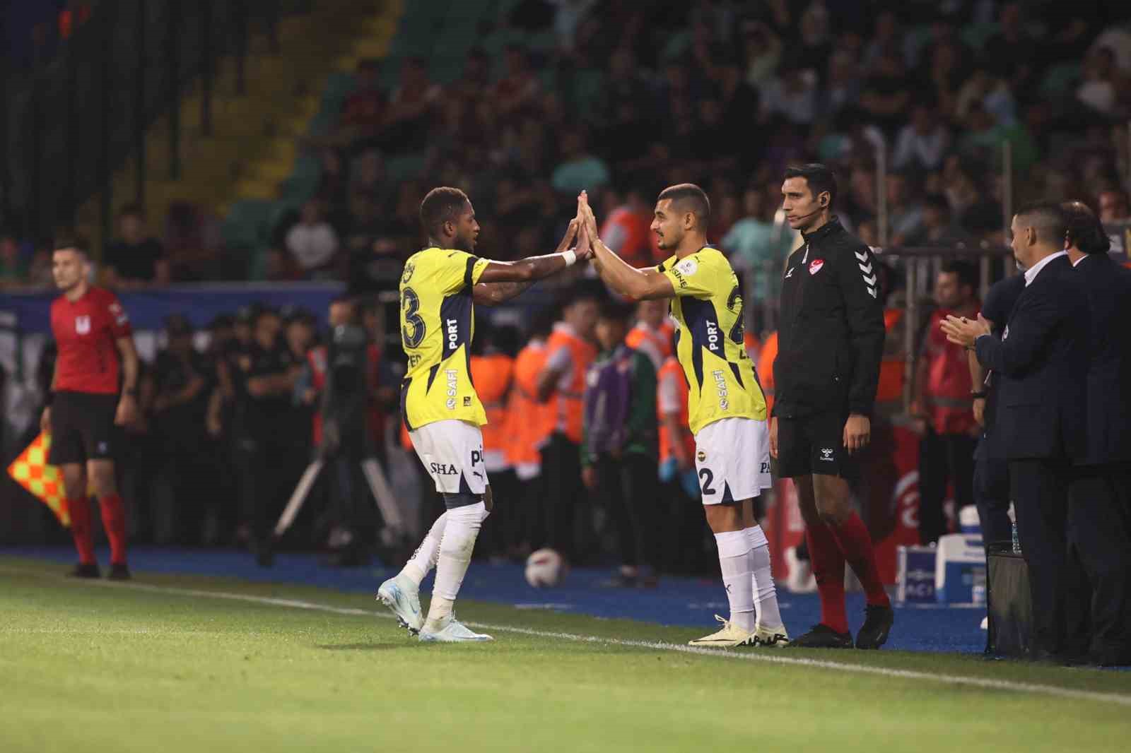 Trendyol Süper Lig: Çaykur Rizespor: 0- Fenerbahçe: 5 (Maç sonucu)
