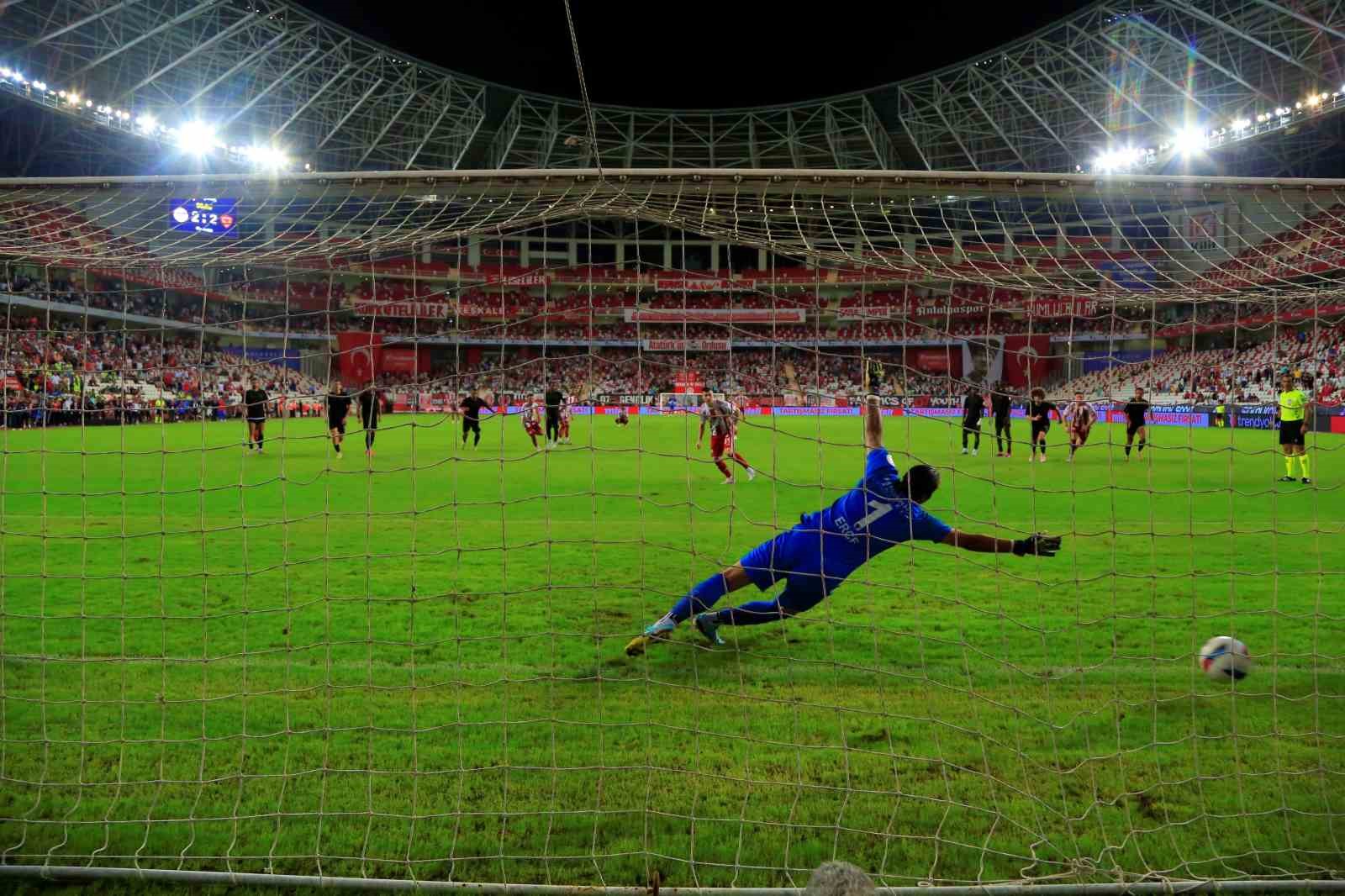 Trendyol Süper Lig: Antalyaspor: 3 - Hatayspor: 2 (Maç sonucu)
