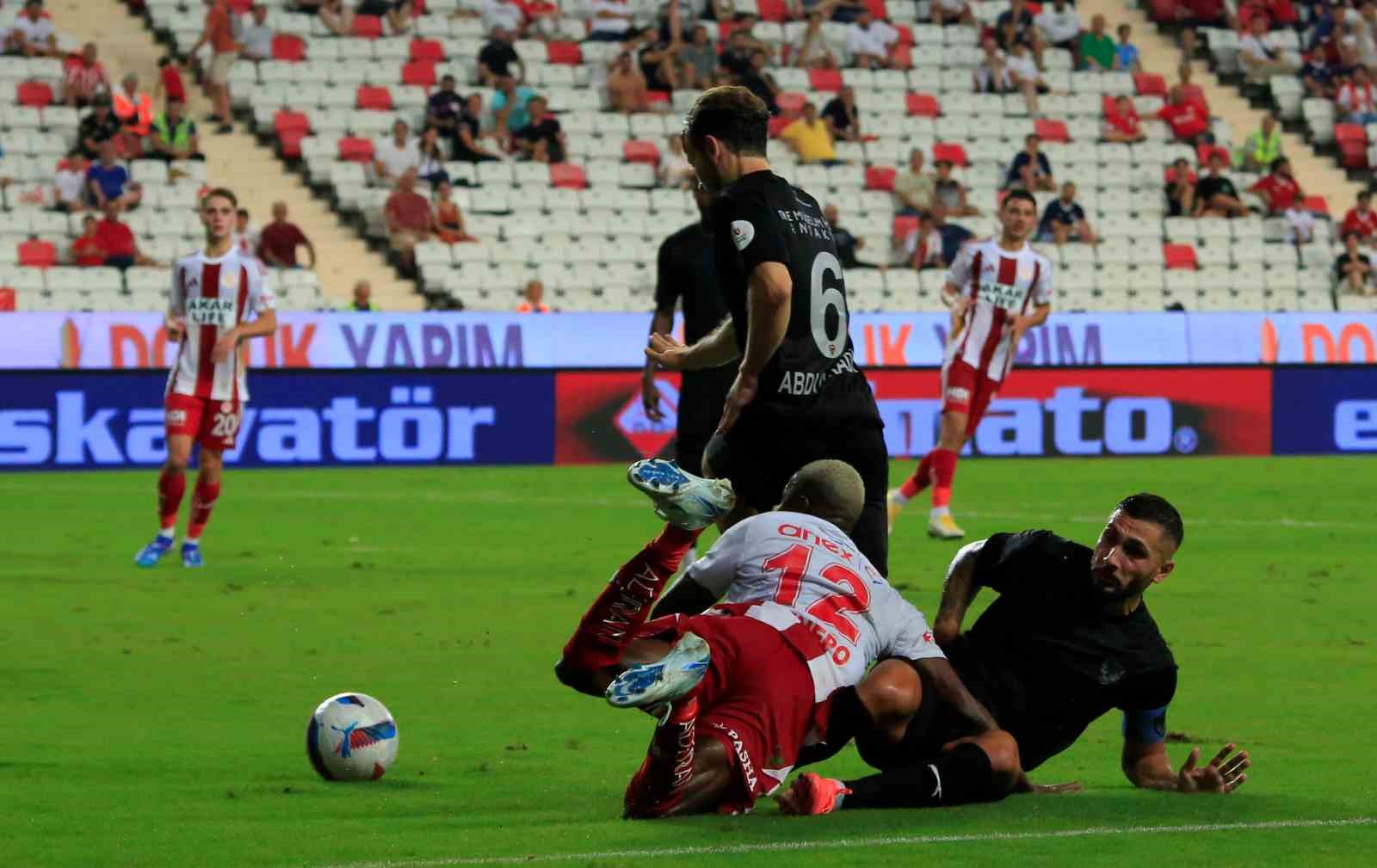 Trendyol Süper Lig: Antalyaspor: 3 - Hatayspor: 2 (Maç sonucu)
