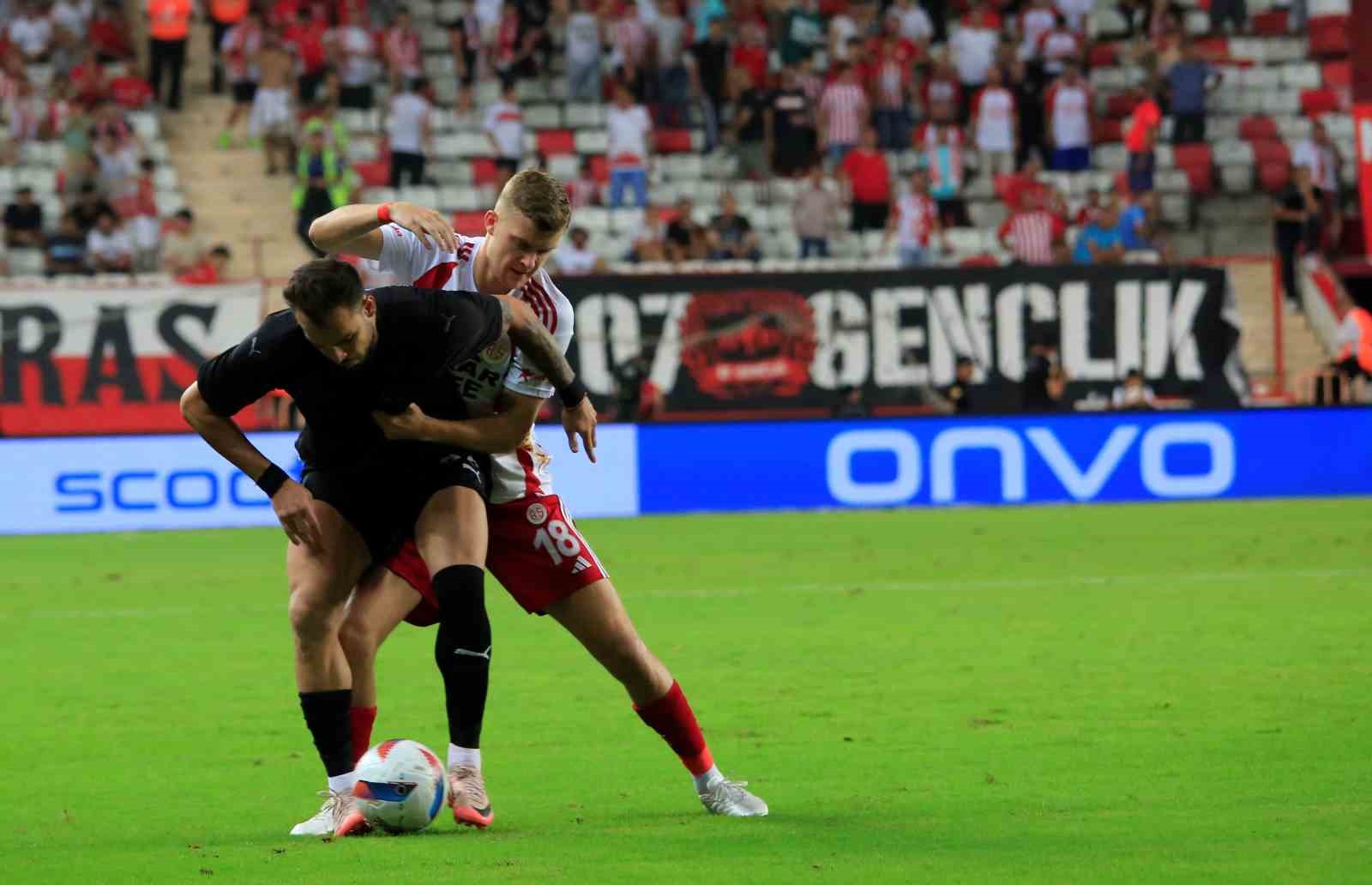 Trendyol Süper Lig: Antalyaspor: 3 - Hatayspor: 2 (Maç sonucu)
