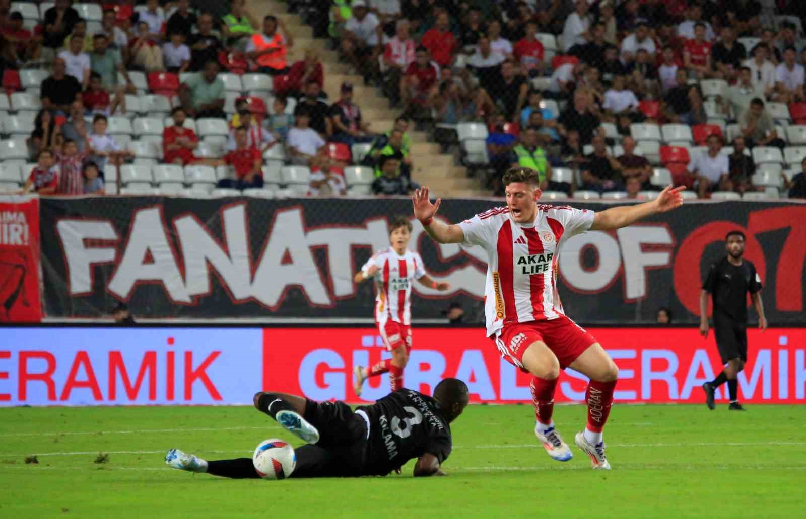 Trendyol Süper Lig: Antalyaspor: 3 - Hatayspor: 2 (Maç sonucu)
