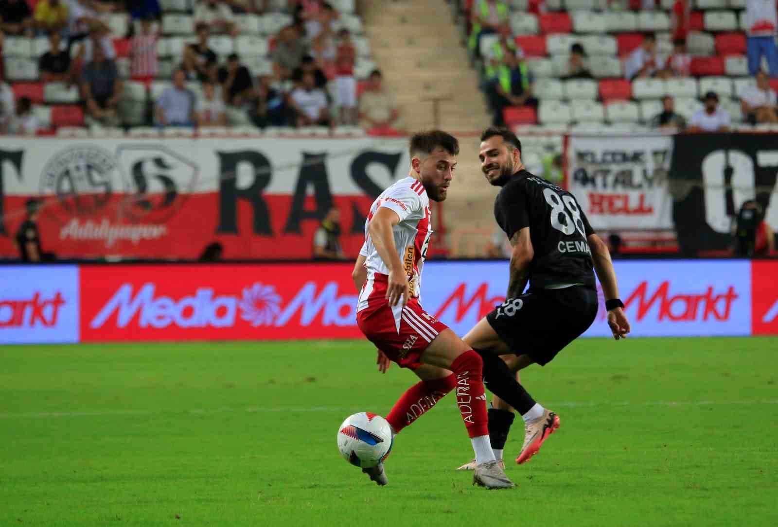 Trendyol Süper Lig: Antalyaspor: 3 - Hatayspor: 2 (Maç sonucu)
