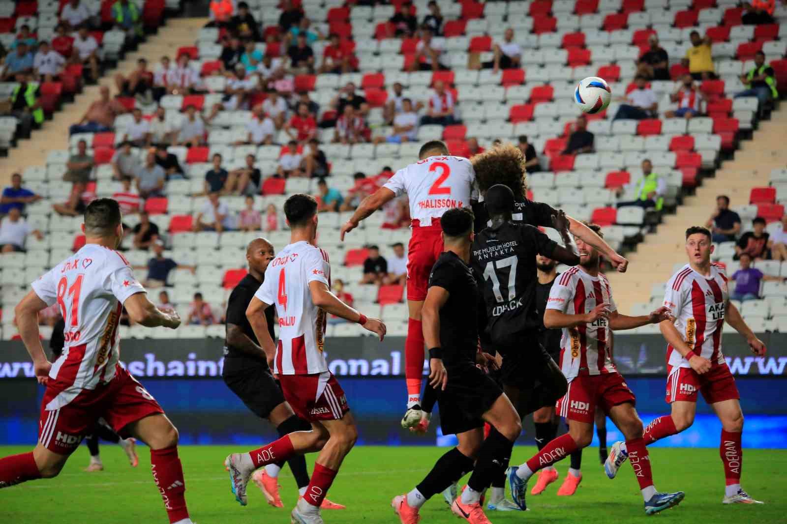 Trendyol Süper Lig: Antalyaspor: 3 - Hatayspor: 2 (Maç sonucu)
