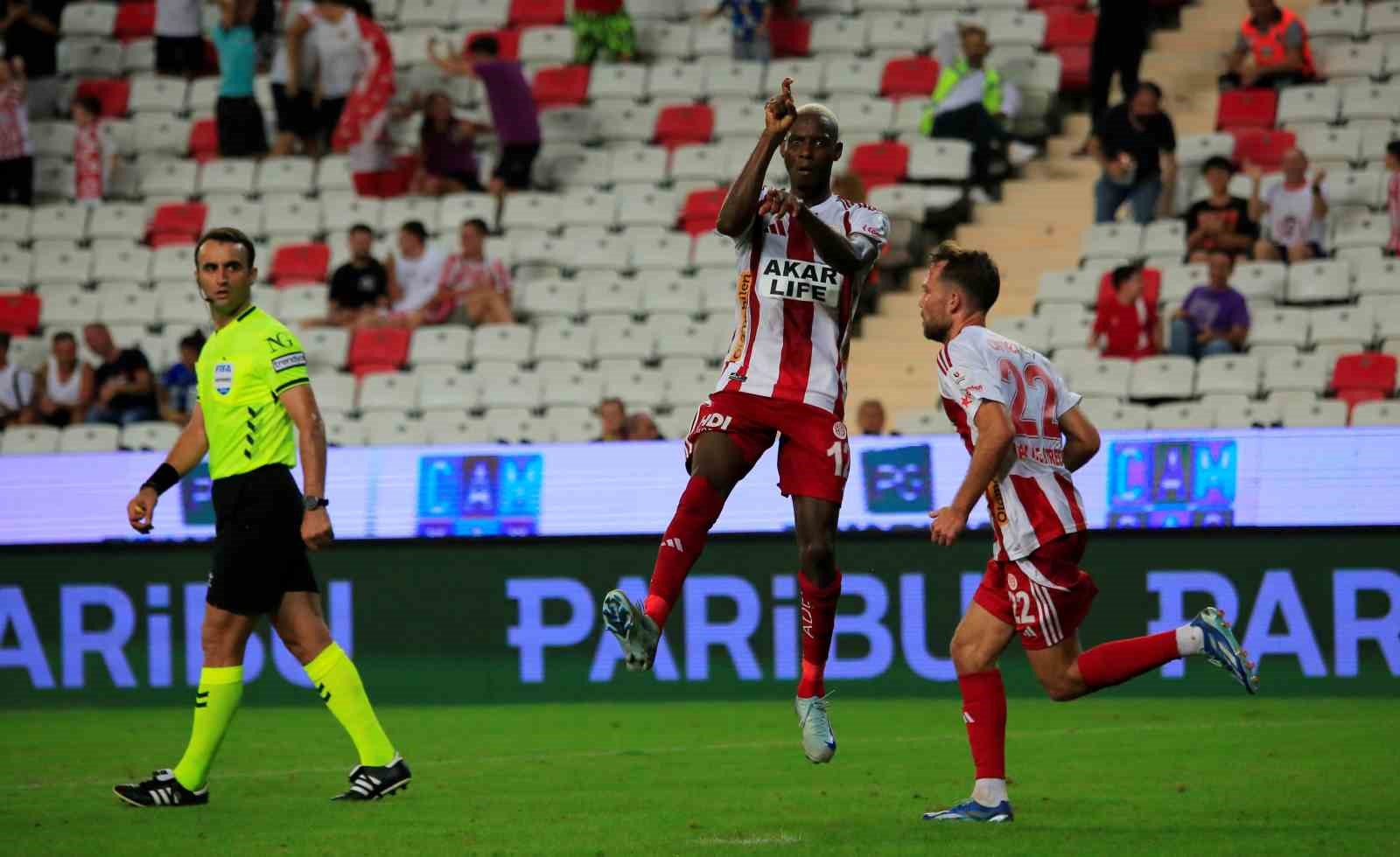 Trendyol Süper Lig: Antalyaspor: 3 - Hatayspor: 2 (Maç sonucu)
