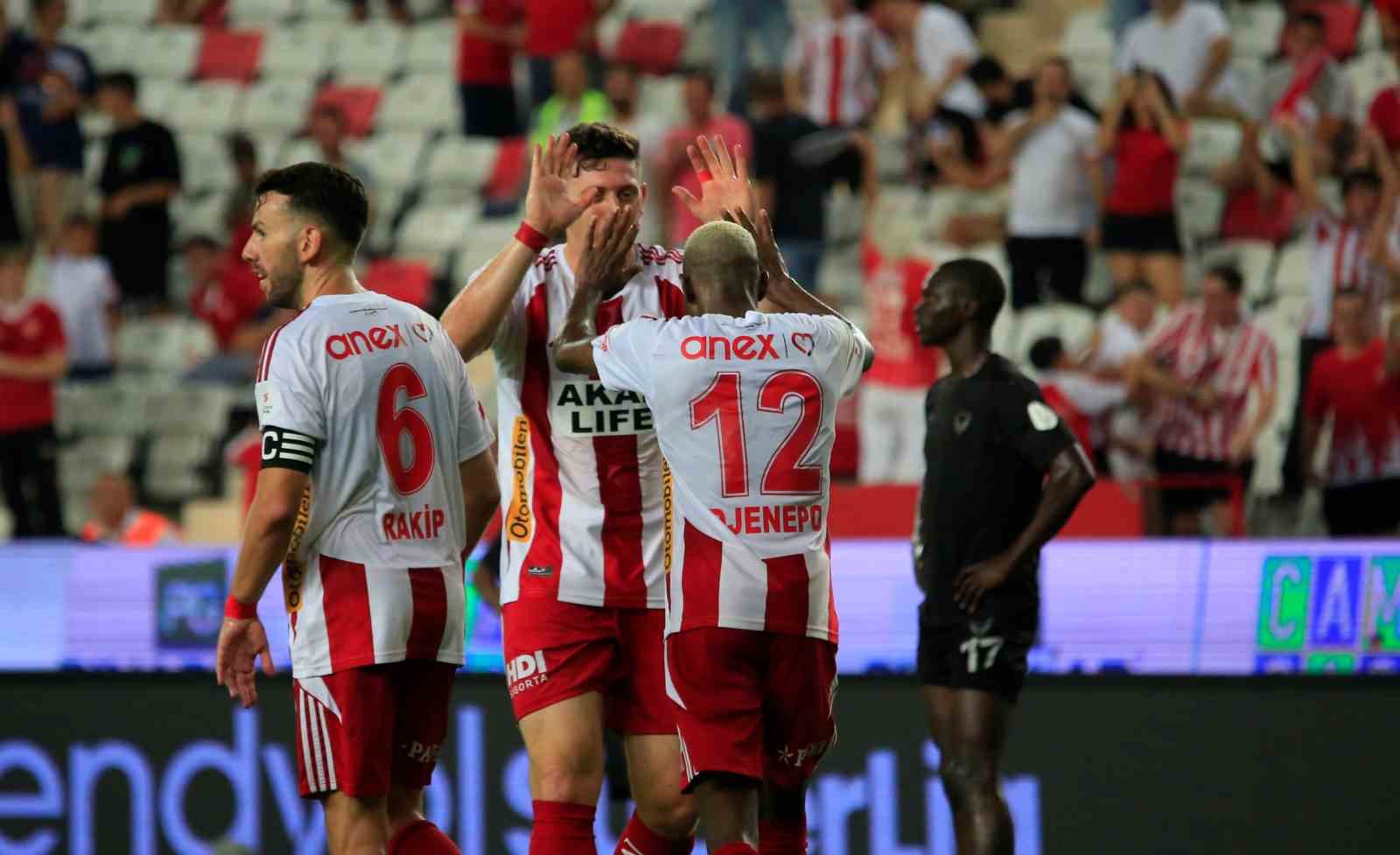 Trendyol Süper Lig: Antalyaspor: 3 - Hatayspor: 2 (Maç sonucu)
