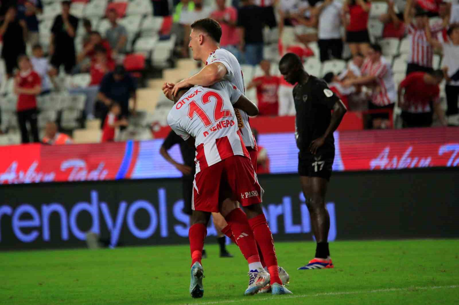 Trendyol Süper Lig: Antalyaspor: 3 - Hatayspor: 2 (Maç sonucu)
