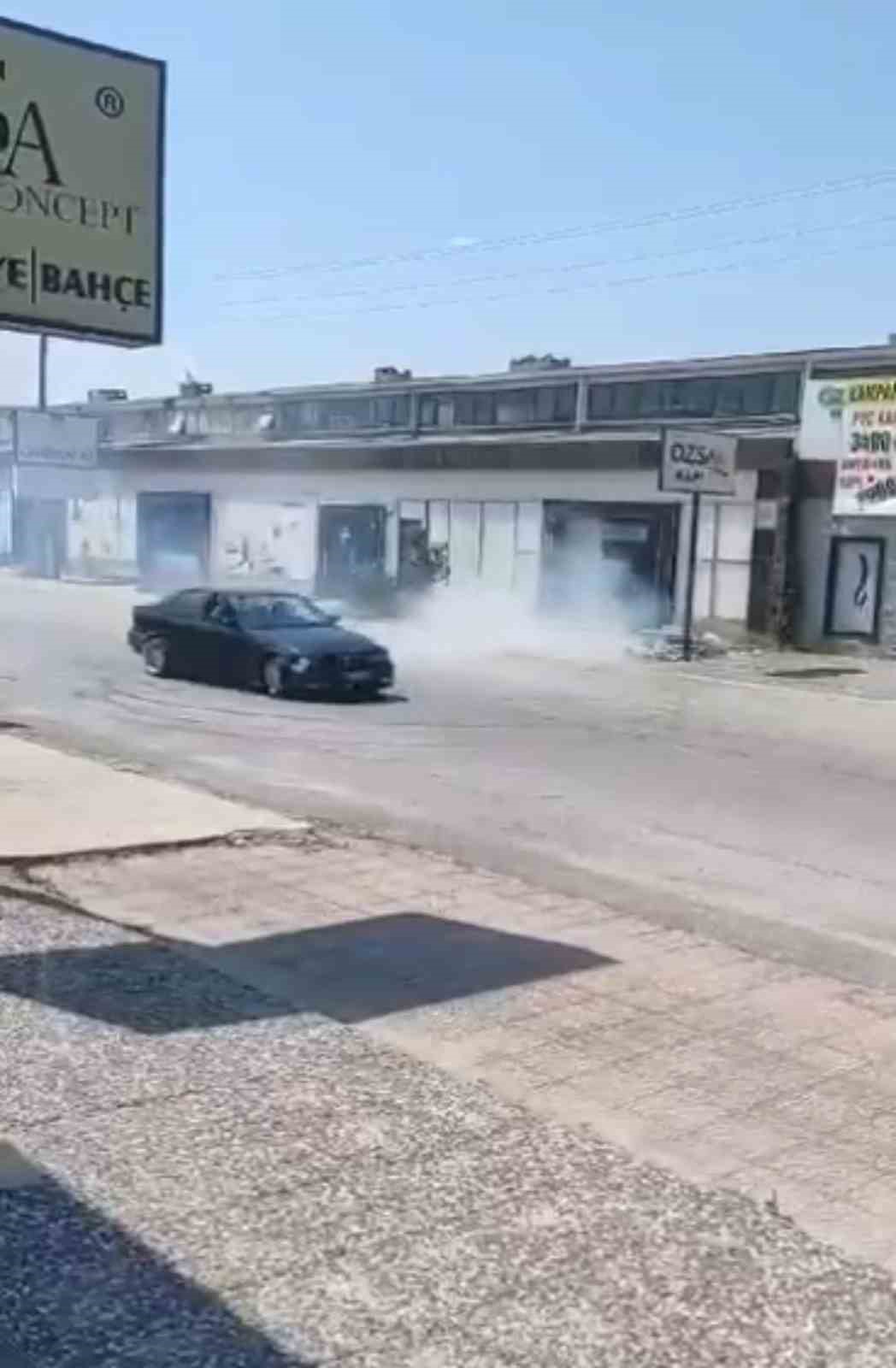 Drift attı, trafiği böyle tehlikeye düşürdü
