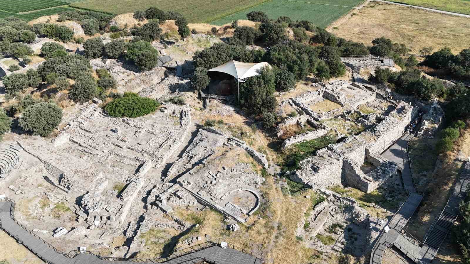 Troya Müzesi ve Troya Ören Yeri’ne 8 ayda 400 bin kişi ziyaret etti
