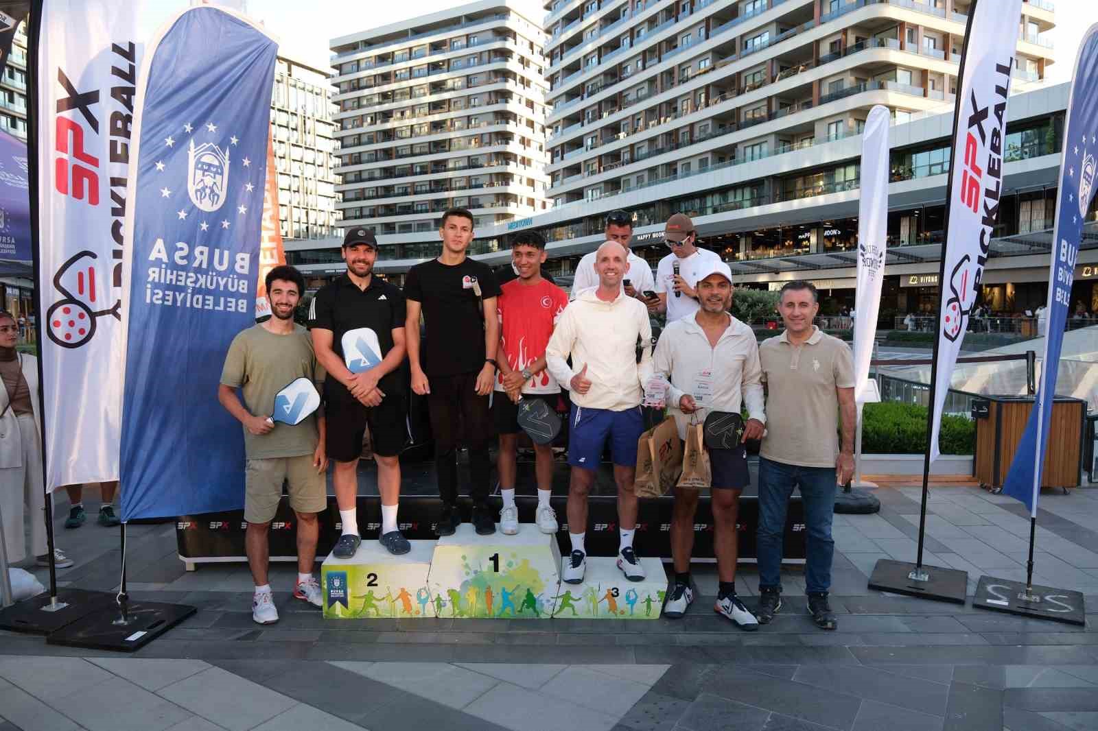 Pickleball Bursa Cup’ta ödüller sahiplerini buldu
