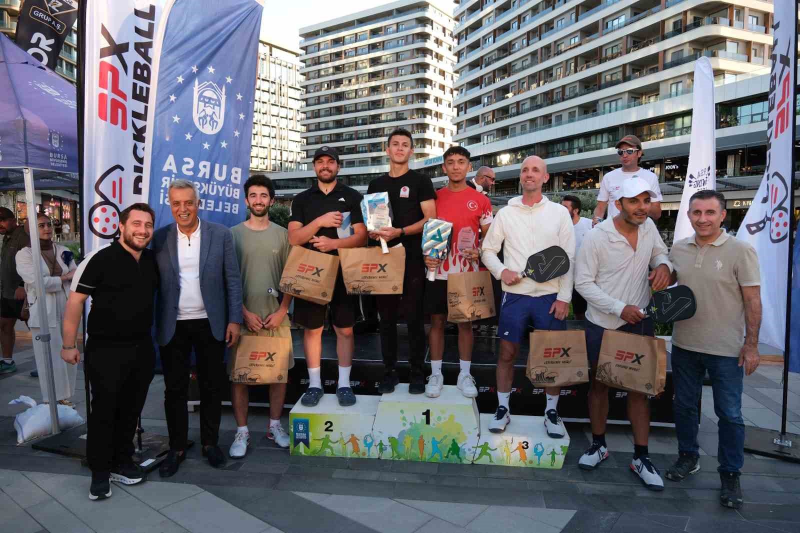 Pickleball Bursa Cup’ta ödüller sahiplerini buldu
