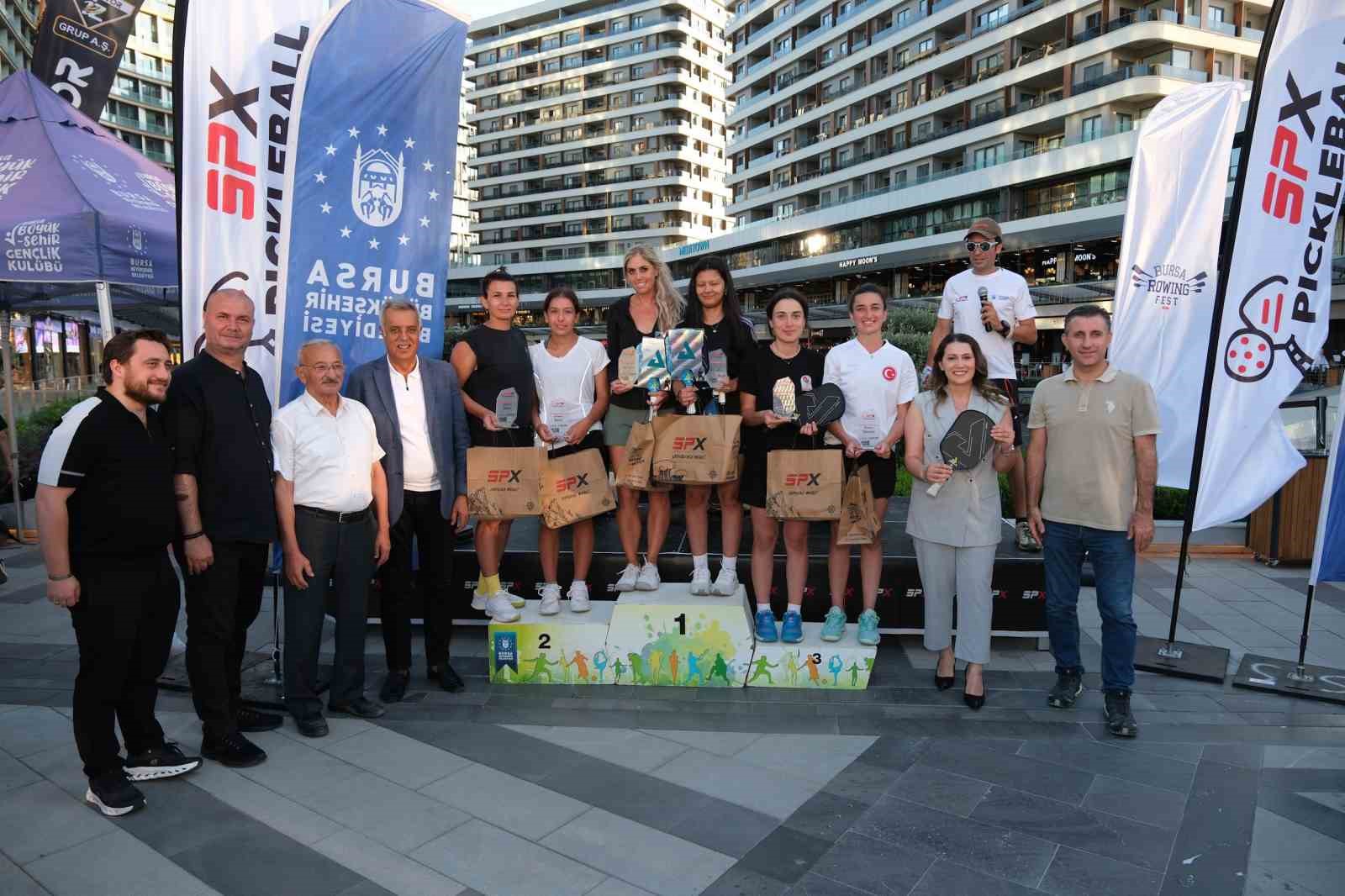 Pickleball Bursa Cup’ta ödüller sahiplerini buldu
