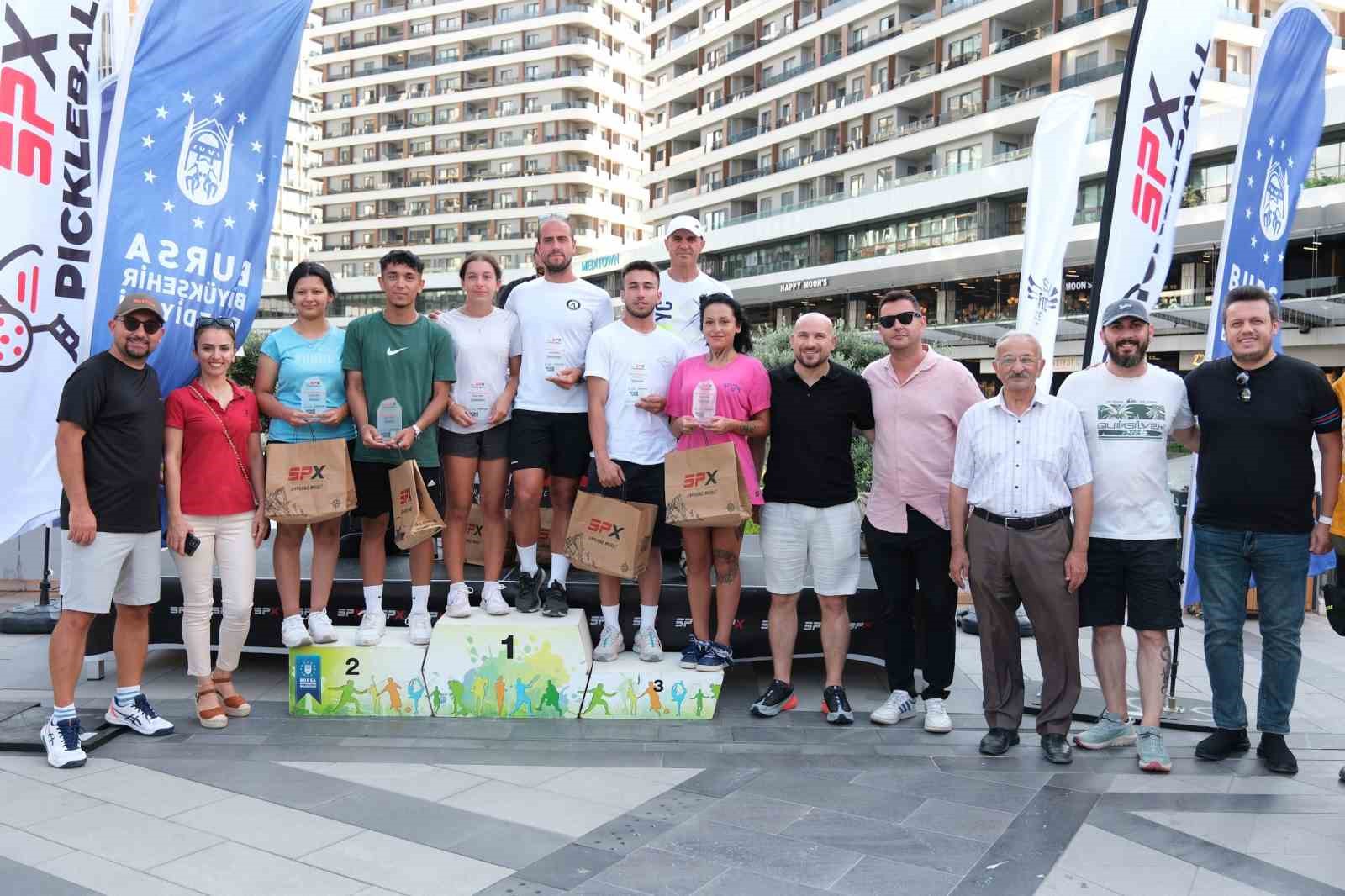 Pickleball Bursa Cup’ta ödüller sahiplerini buldu
