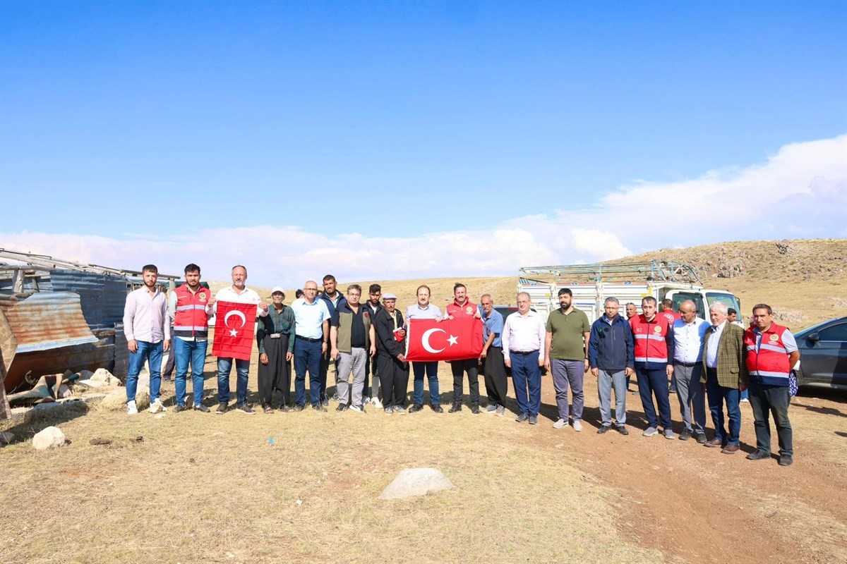 Vali Pehlivan, Yörükleri yayladaki çadırlarında ziyaret etti
