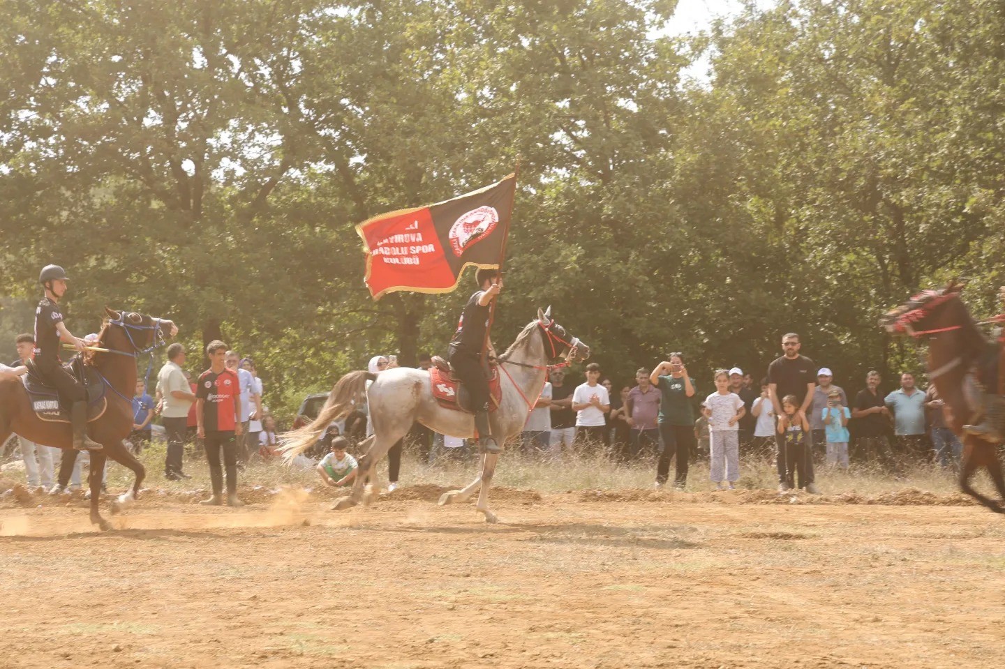 Piknikte Erzurum rüzgarı
