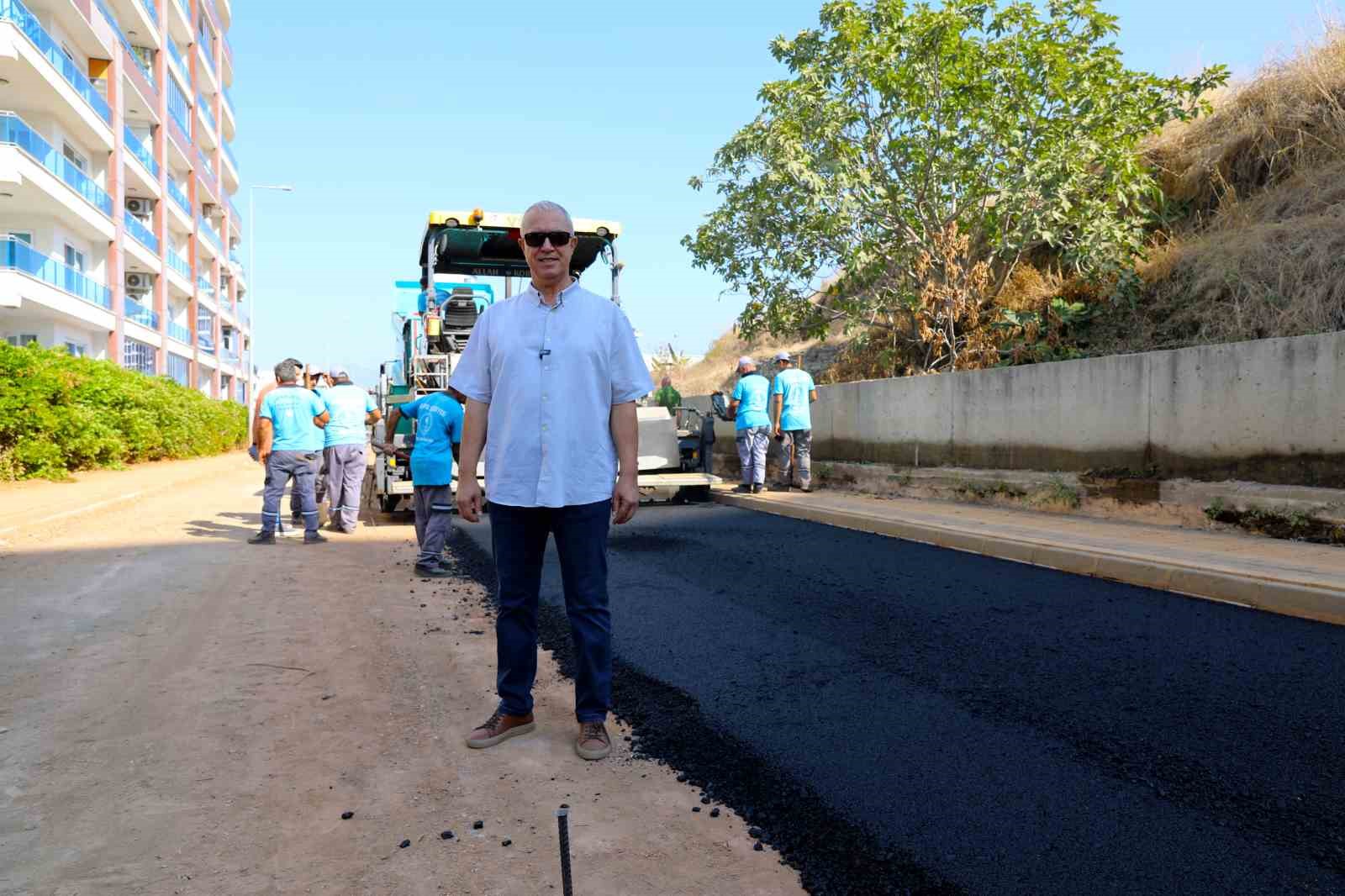 Alanya Belediyesi’nden Mahmutlara sıcak asfalt
