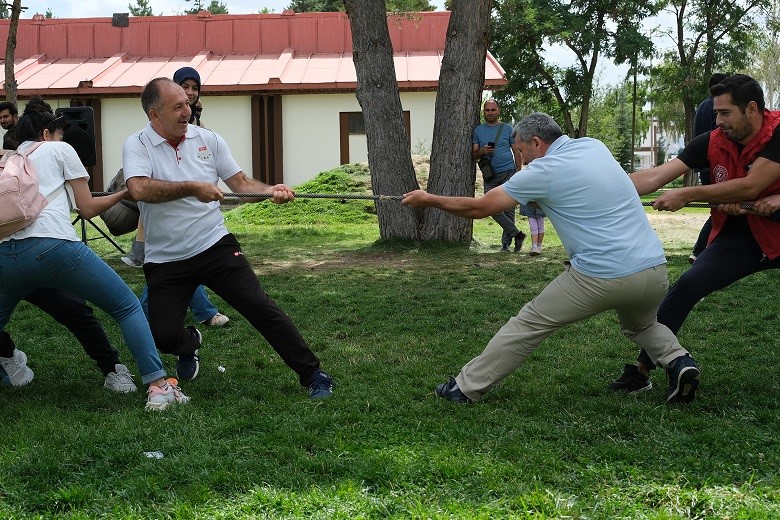 ‘Sosyal medyadan sosyal meydana’ projesi, festival havasında geçti
