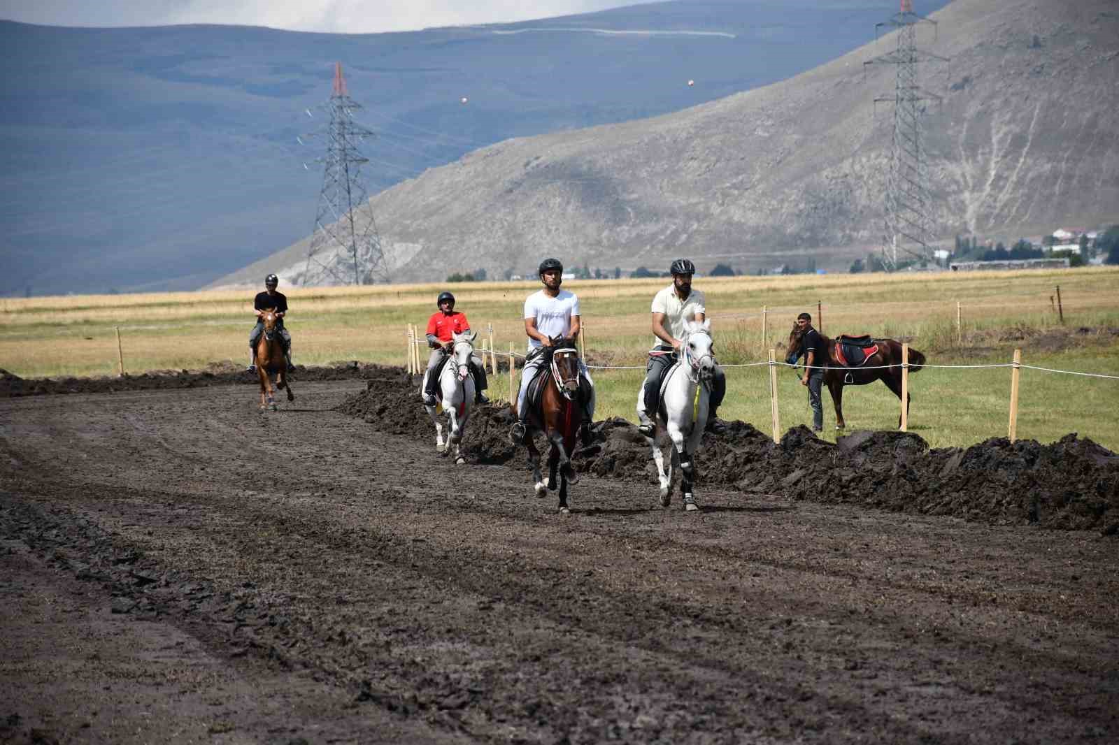 Ardahan’da Rahvan Atları Yarışları’nda final heyecanı
