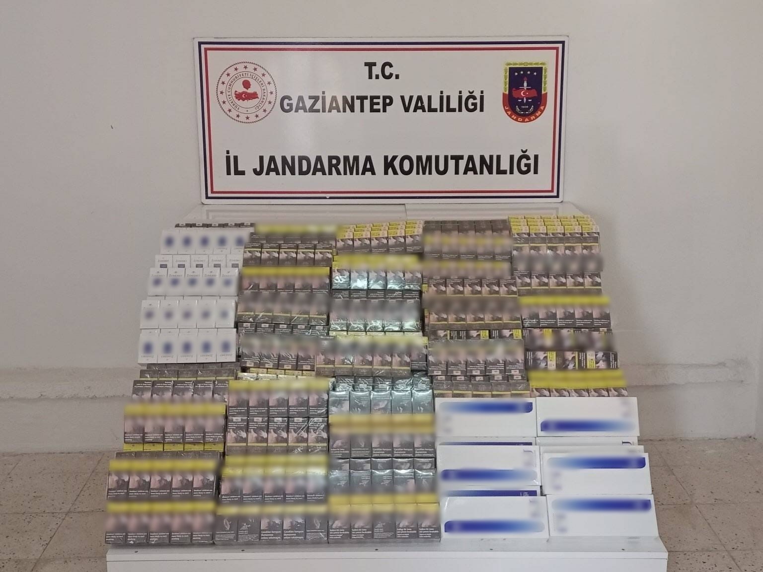 Gaziantep’te 10 bin paket gümrük kaçağı sigara ele geçirildi
