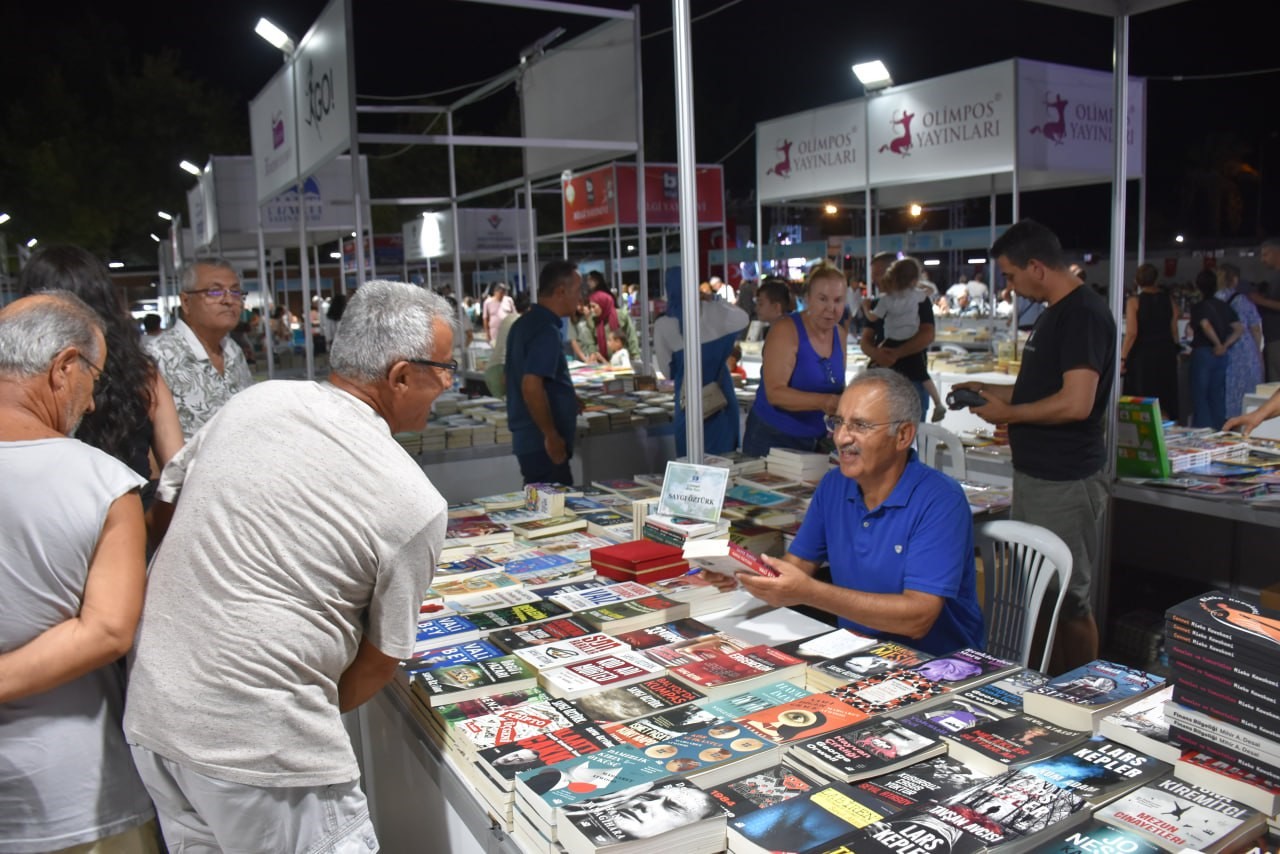 6. Edremit Kitap Fuarı sona erdi
