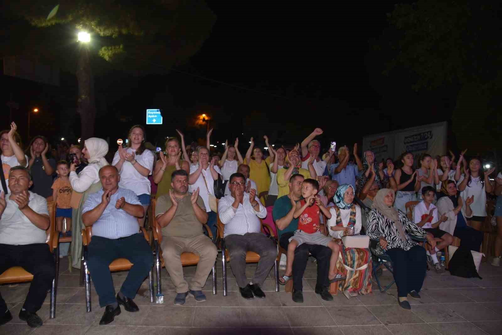 Karacasu Festivali’nde ‘Ayna’ coşkusu
