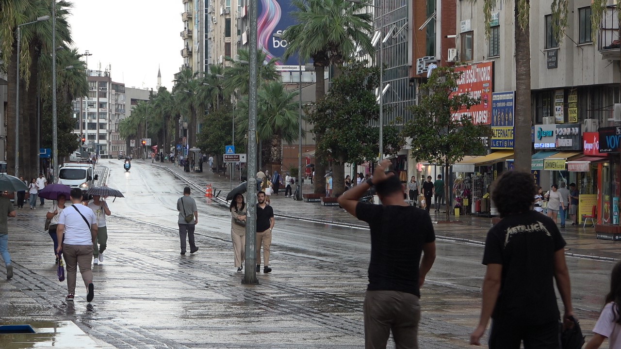 Denizli aylar sonra düşen yağmurla serinledi
